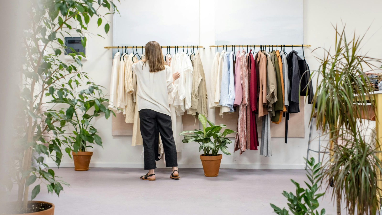 The Future of Retail is Modular: How Pop-Up Stores Win Foot Traffic